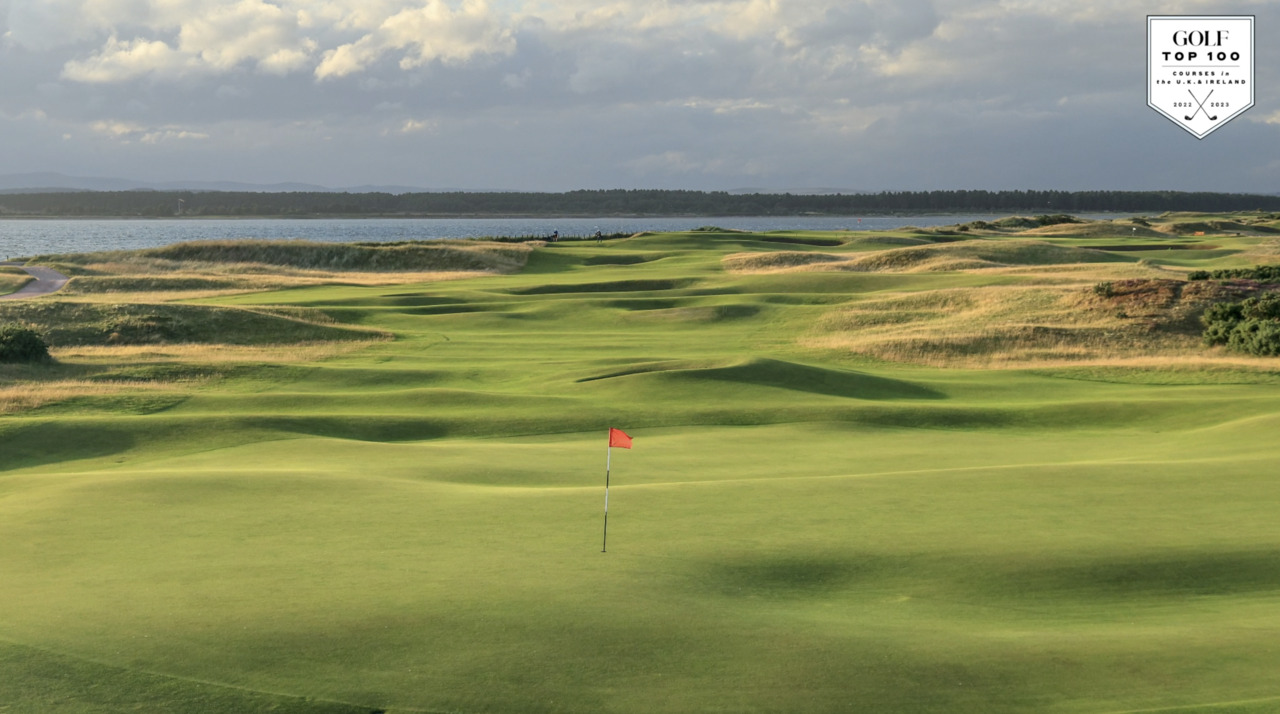 What makes St. Andrews' par-4 12th the best short 4 in the world